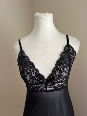 La Vie En Rose Black Lace Chemise with Sheer Skirt